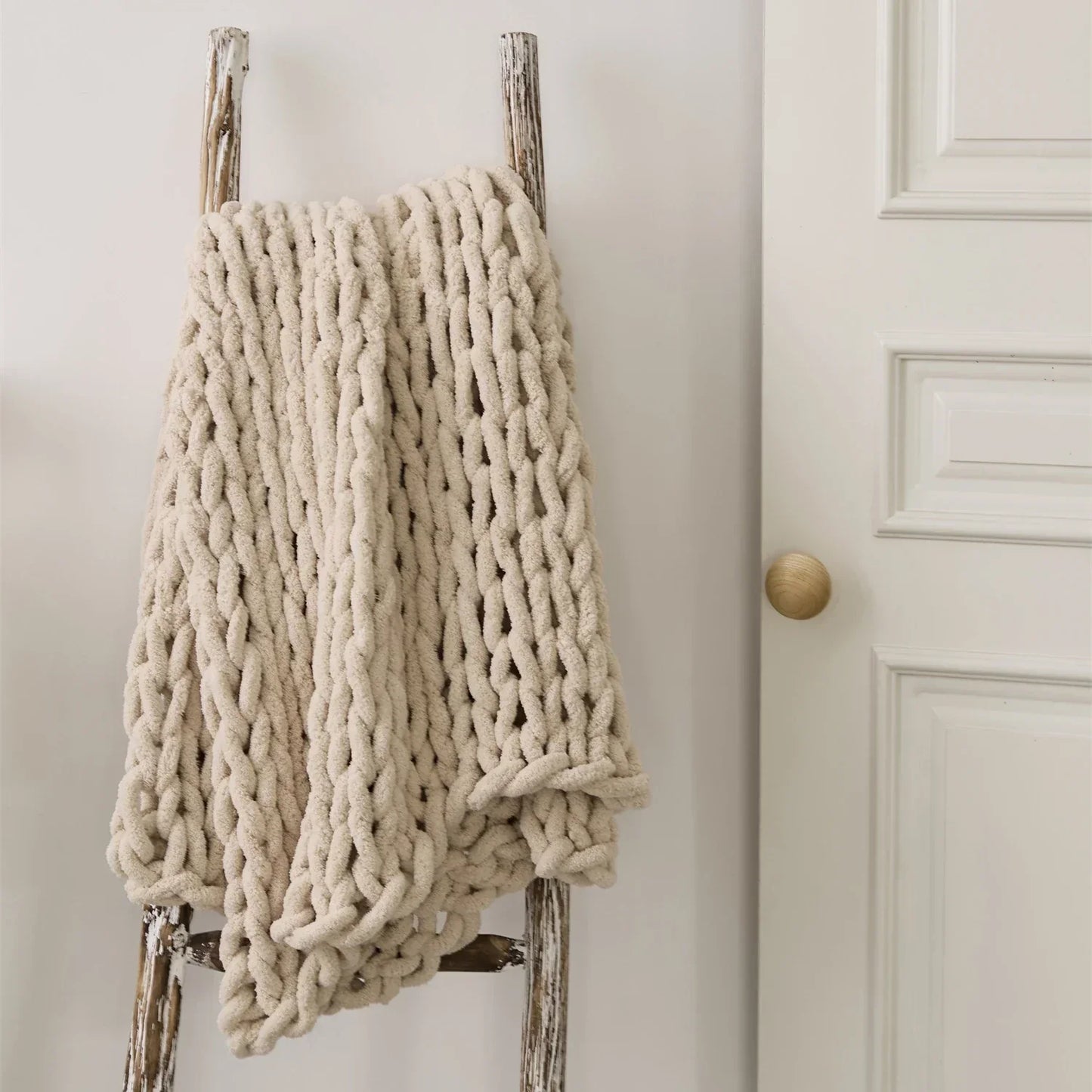 DecorBites™ Cozy Chenille Chunky Knit Blanket - Soft Decorative Throw for Bed, Sofa, Living Room - Summer Quilt or Rug Alternative